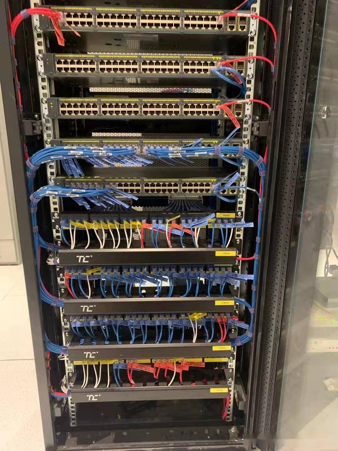 弱電工程網絡機柜理線方法與施工流程詳解